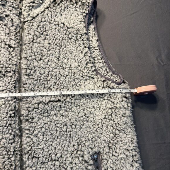 Thread & Supply Vest Womens Small Gray Sherpa Fleece Zip Pockets Cozy Layer - Picture 4 of 9
